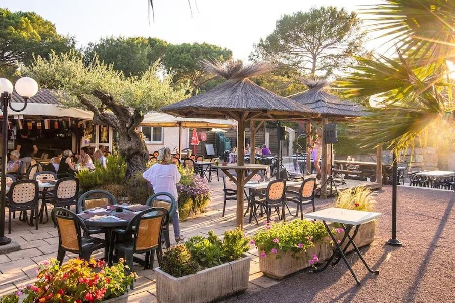 Mobile Home 6-Pers Camping Lei Suves-Cotes D'Azur-Including Airco Roquebrune-sur-Argens Eksteriør bilde